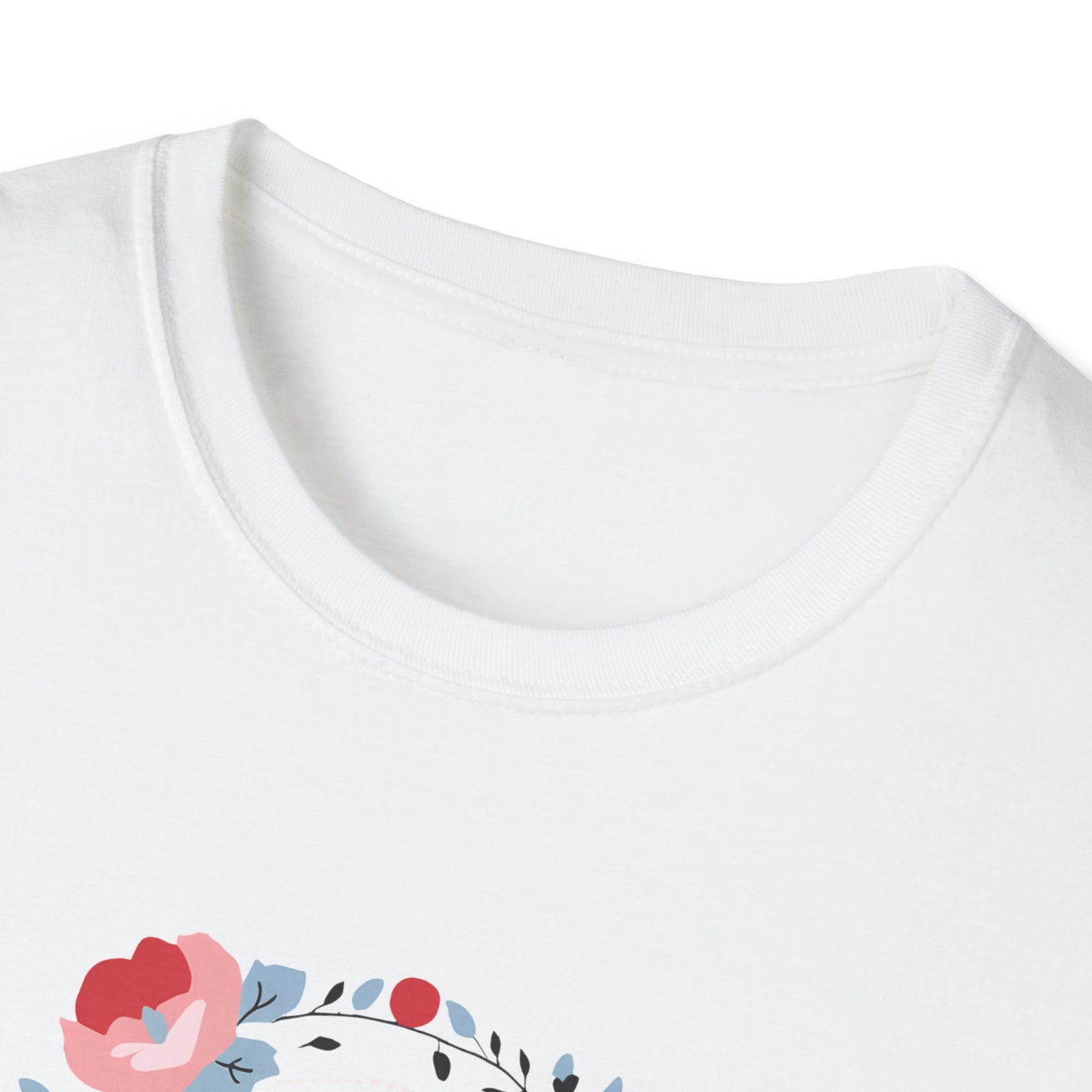 La Vie est Belle Unisex Softstyle T-Shirt